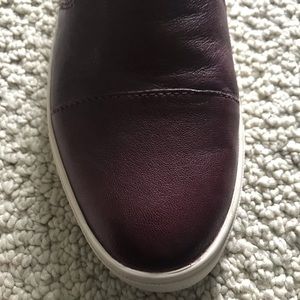Frye Lena Slip on Sneaker - burgundy/wine Size 7